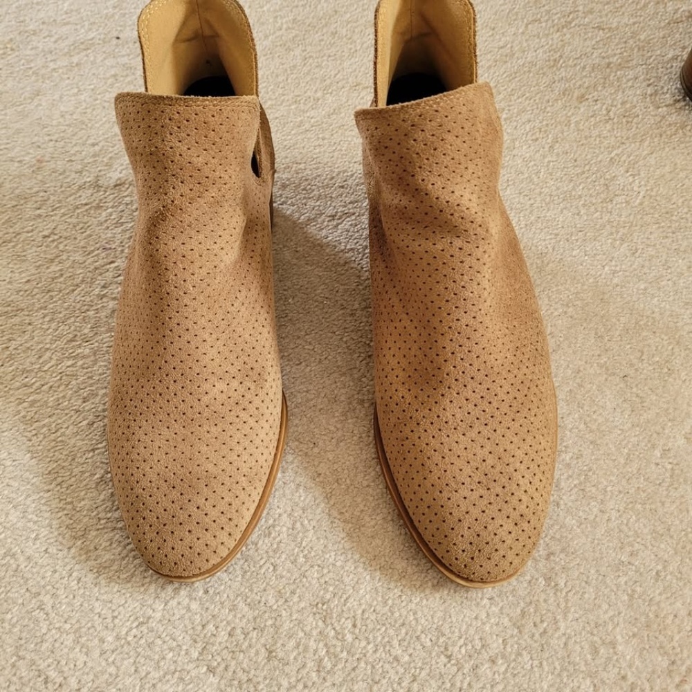 Lucky Ankle Boots (women 8)